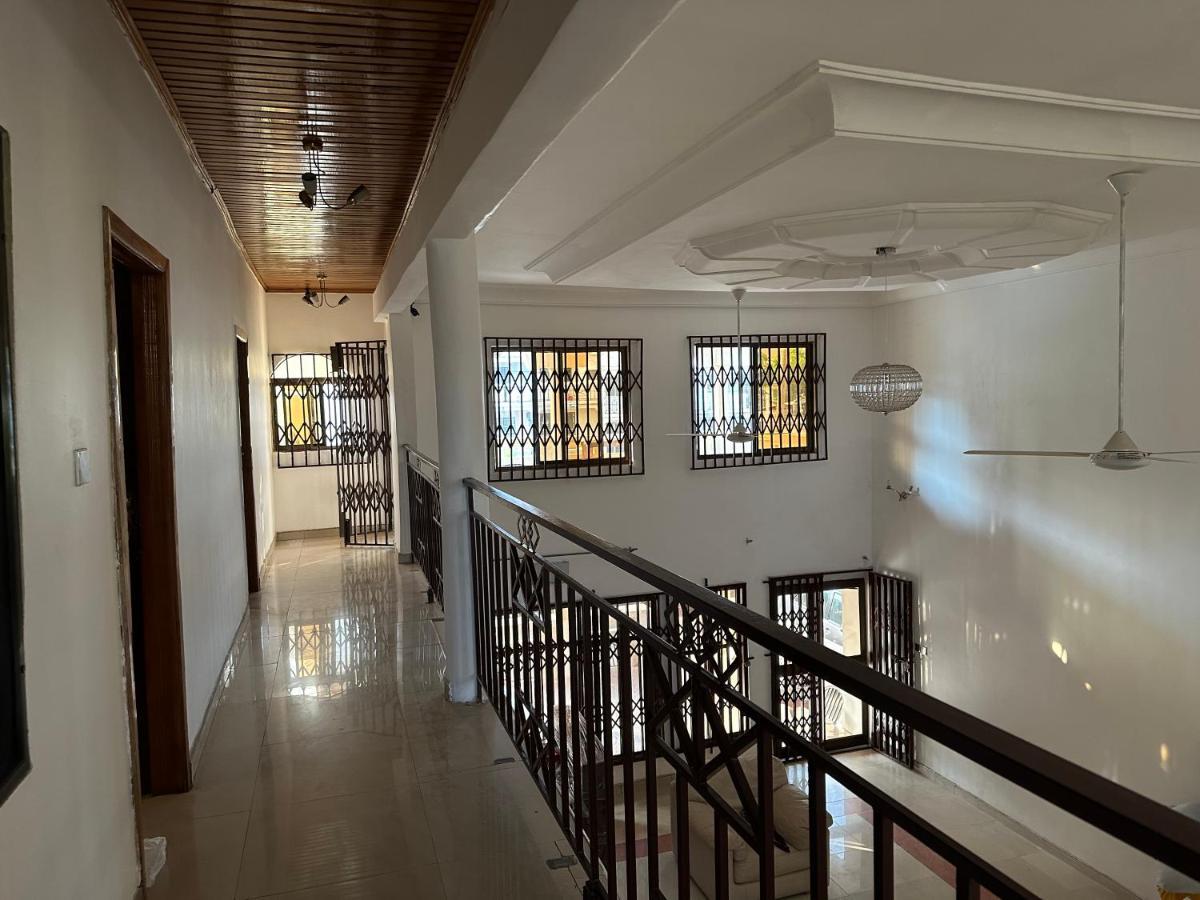 D Barfi Guesthouse, Excellent Location Kumasi Kültér fotó